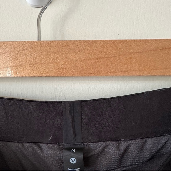 Lululemon Vented Shorts Size M - Picture 3 of 4
